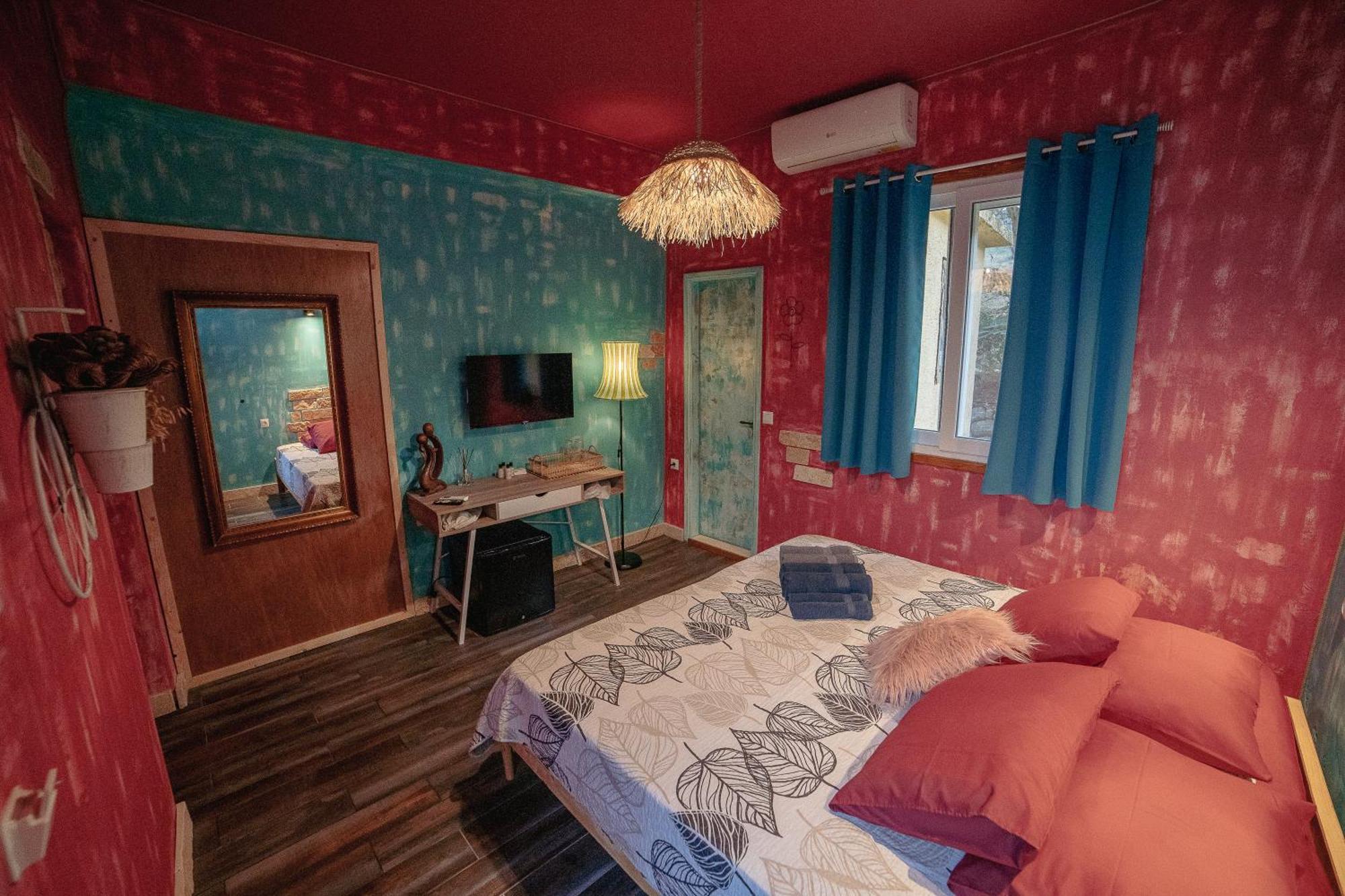 Antares Boutique Guesthouse Perama  Exterior photo