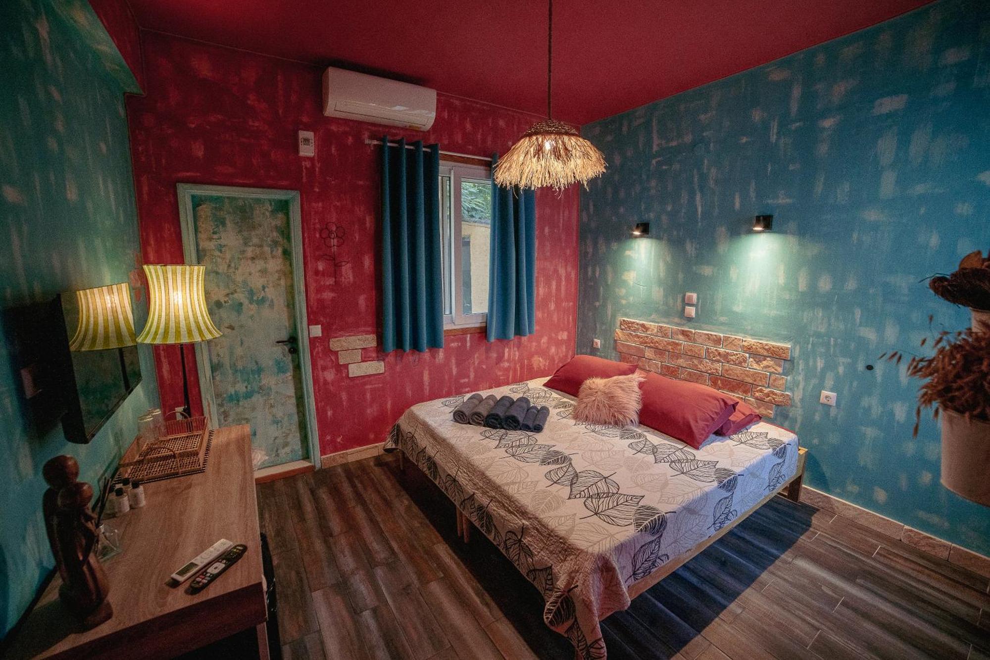 Antares Boutique Guesthouse Perama  Exterior photo